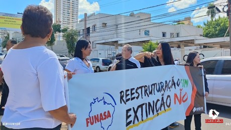 Trabalhadores da Funasa protestam contra a extinção do órgão