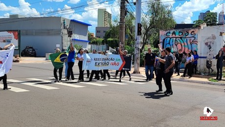 Trabalhadores da Funasa protestam contra a extinção do órgão