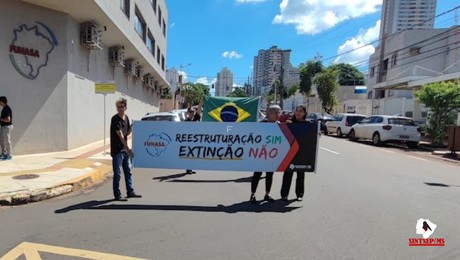 Trabalhadores da Funasa protestam contra a extinção do órgão