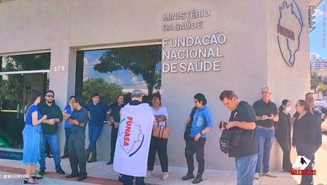 Trabalhadores da Funasa protestam contra a extinção do órgão