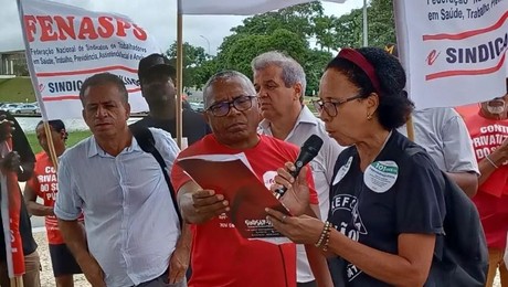 Diretores do SINTSEP/MS participam do Ato em frente ao Palácio do Planalto que marca Dia do(a) Aposentado(a)